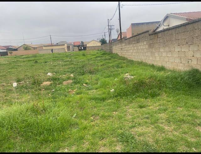270M² VACANT LAND FOR SALE IN STRETFORD